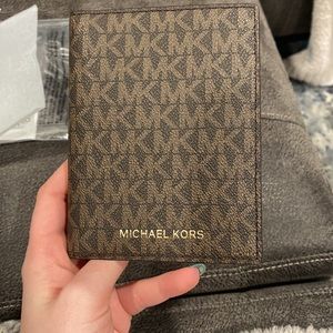Michael Kors Passport Wallet BRAND NEW NEVER USED
